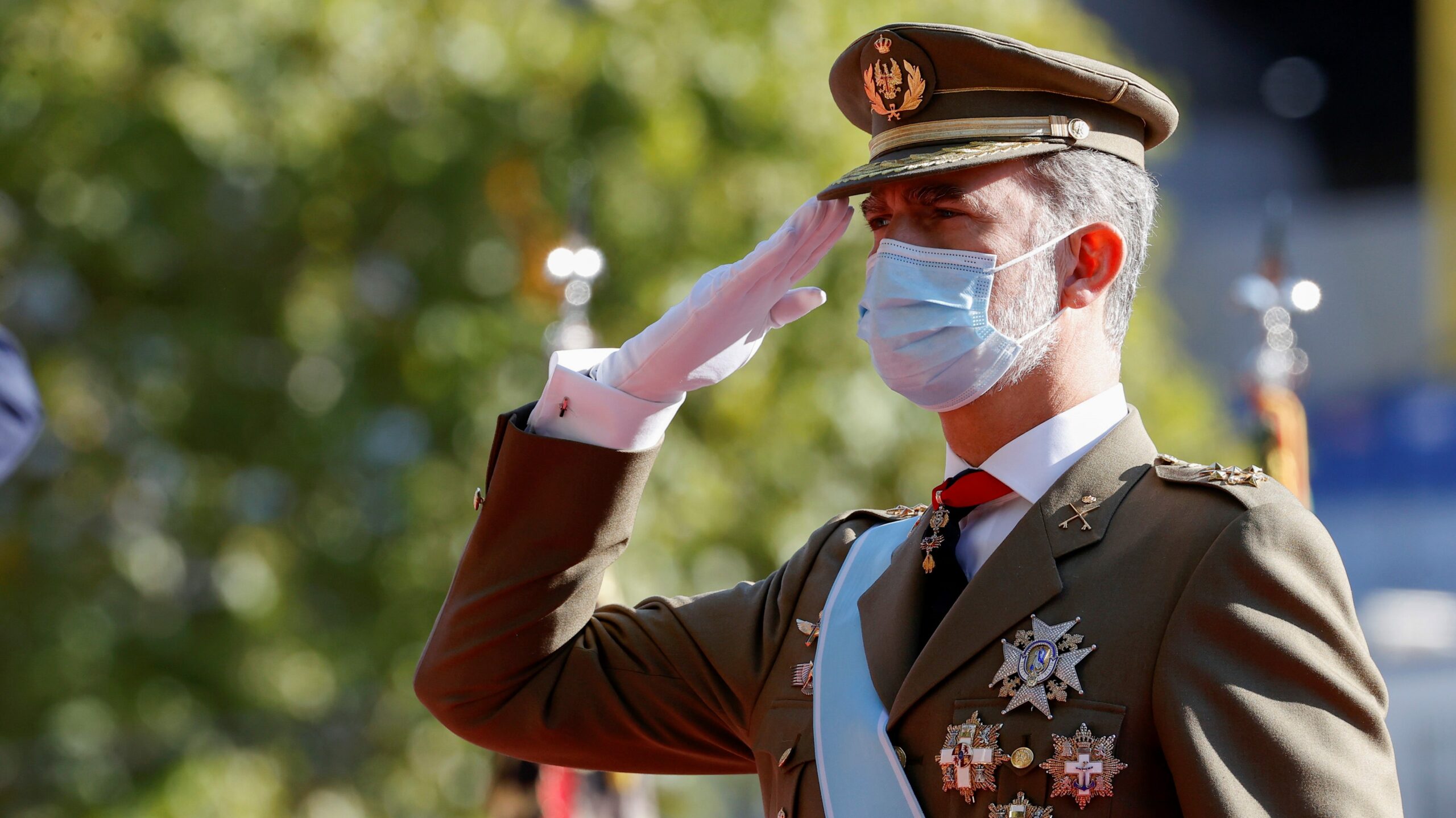 El rey Felipe VI durante el desfile militar del 12 de Octubre. EFE