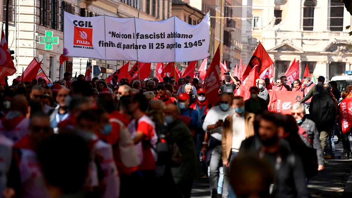 Manifestación antifascista italia