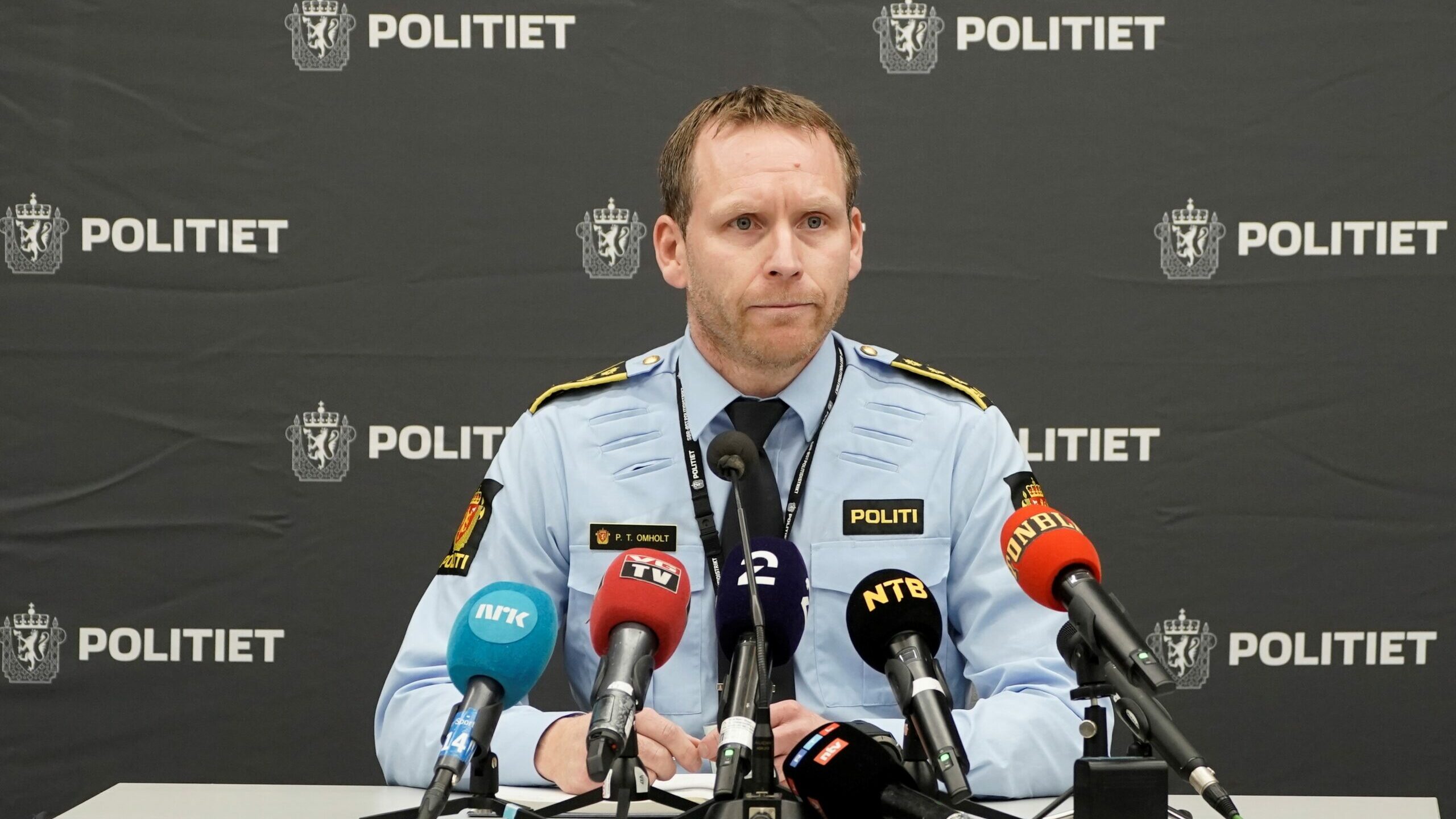 El autor del ataque con arco en Noruega mató a cinco personas con armas punzantes