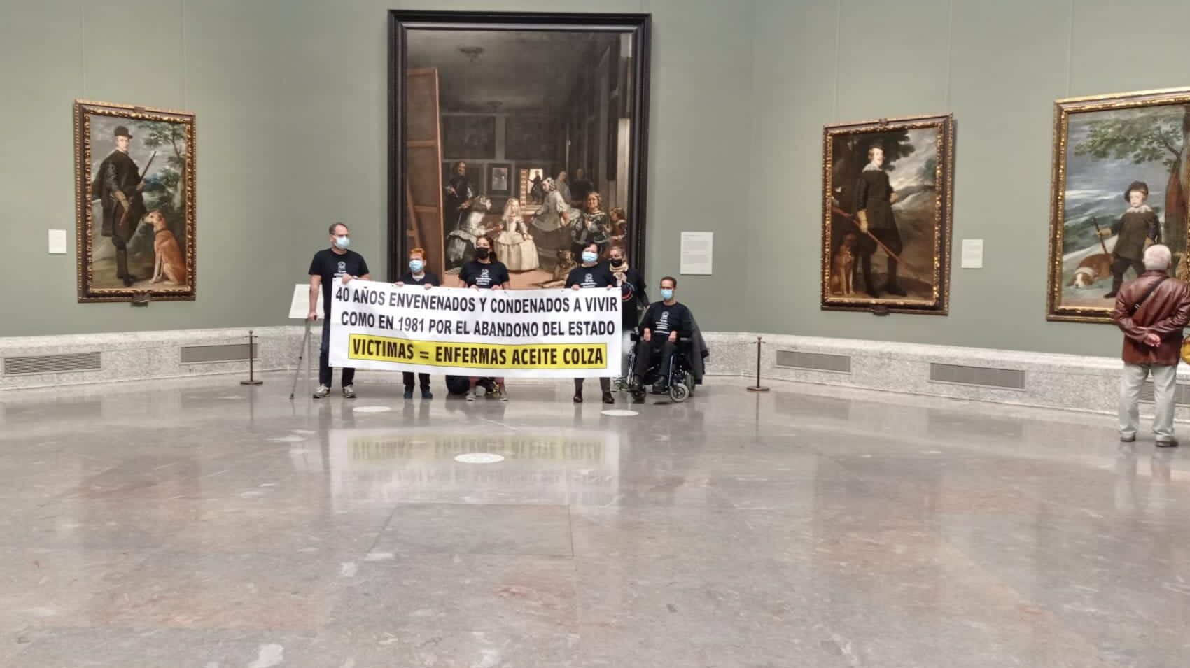 Víctimas del aceite de colza se encierran en el Museo del Prado.