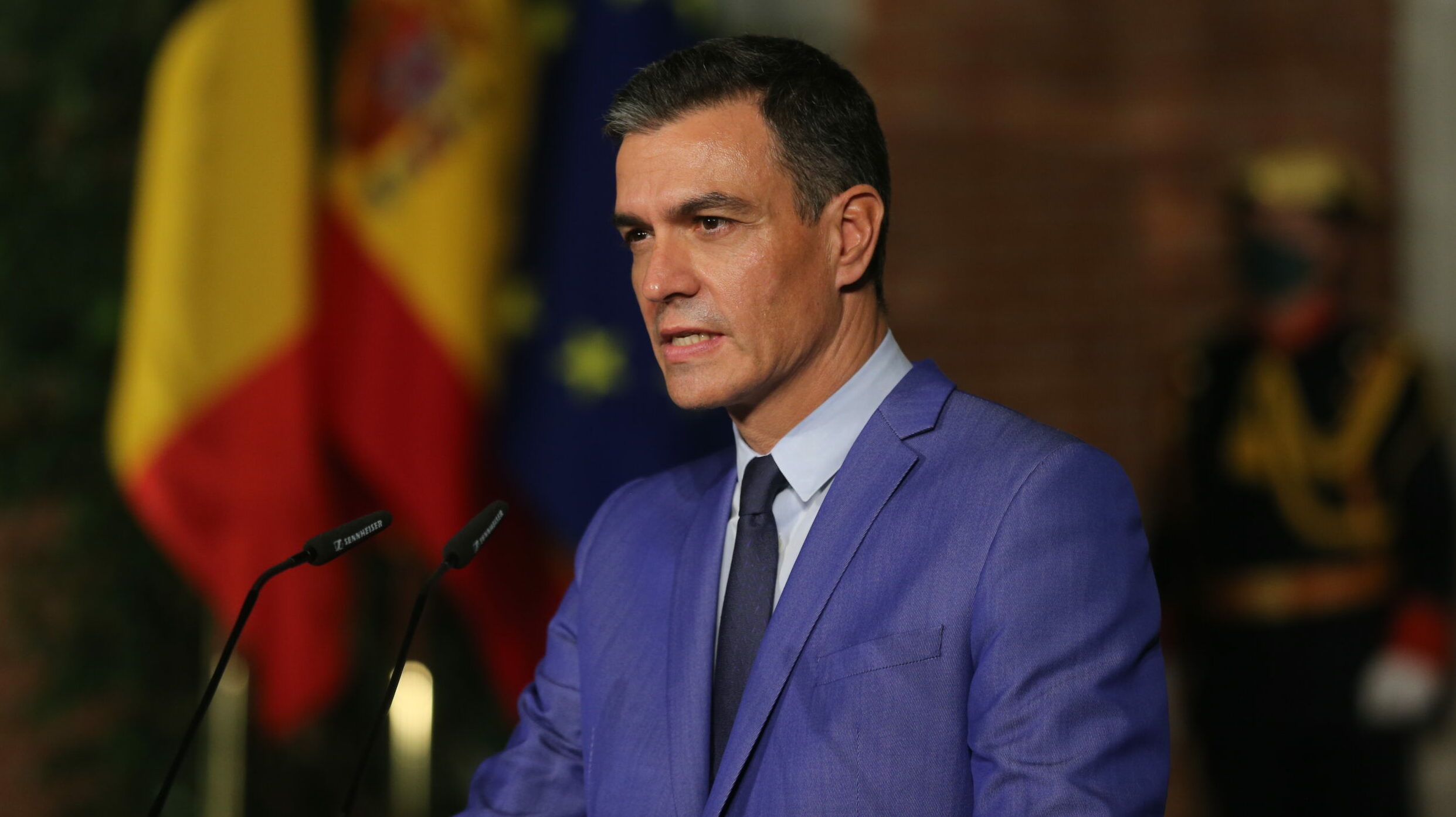 Pedro Sánchez estudió convocar un referéndum para forzar una reforma de la Constitución