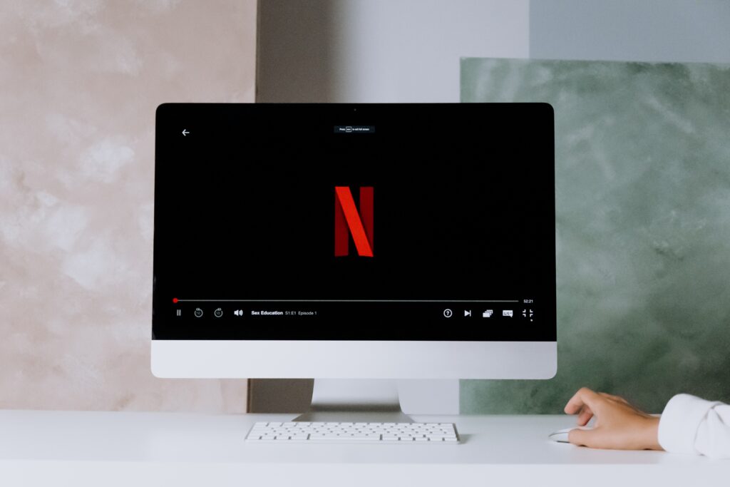 Netflix confirma que trabaja en una modalidad de su servicio más barata con publicidad