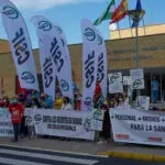 Las mareas sanitarias contra Moreno se convierten en otro acicate para el adelanto electoral