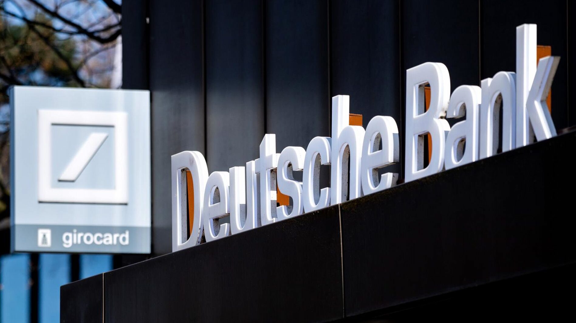 Deutsche Bank dispara su beneficio hasta septiembre, con 1.794 millones de euros