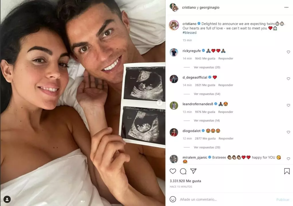 Cristiano Ronaldo y su pareja Georgina Rodríguez muestran la ecografía de los gemelos