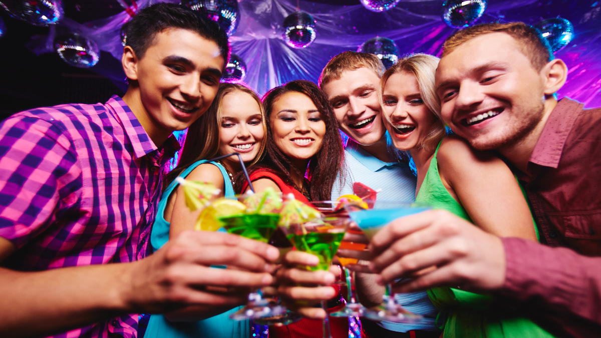 alcohol higado metabolizar noche consumo