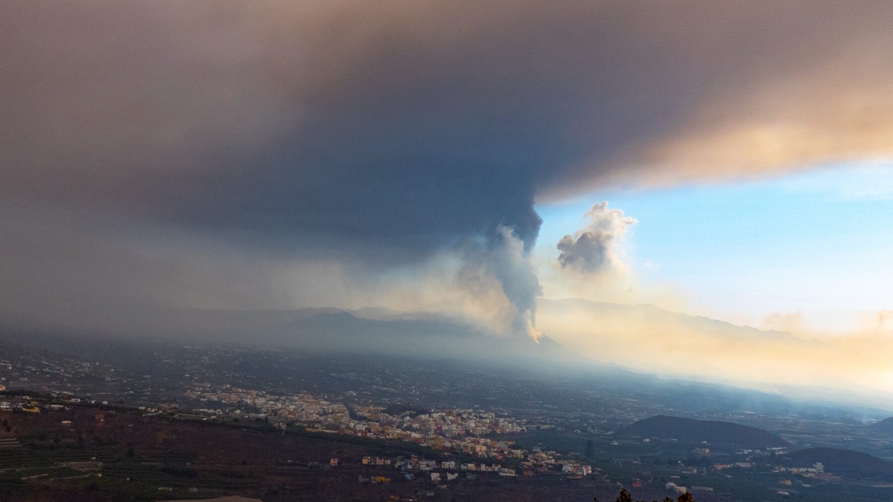 Volcán de La Palma: crece la emisión de ceniza y empeora la calidad del aire