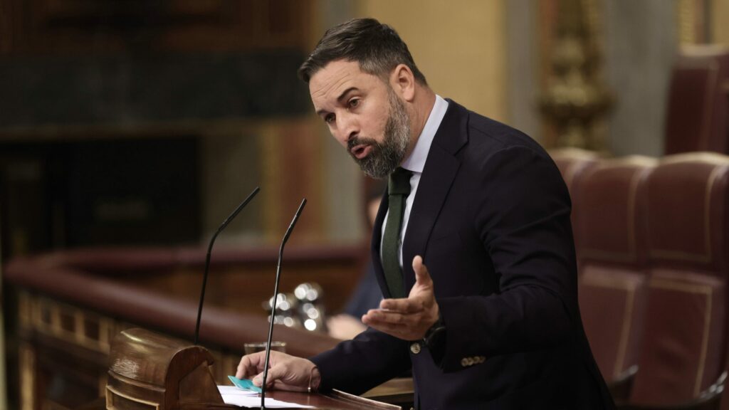 Abascal, a Otegi en Twitter: "A ver criminal, ya sabemos que tú eres más de tiros en la nuca"