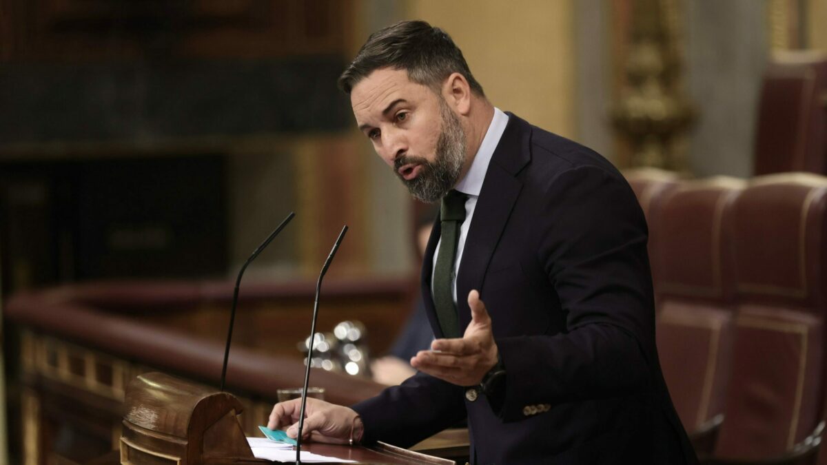 Abascal, a Otegi en Twitter: "A ver criminal, ya sabemos que tú eres más de tiros en la nuca"