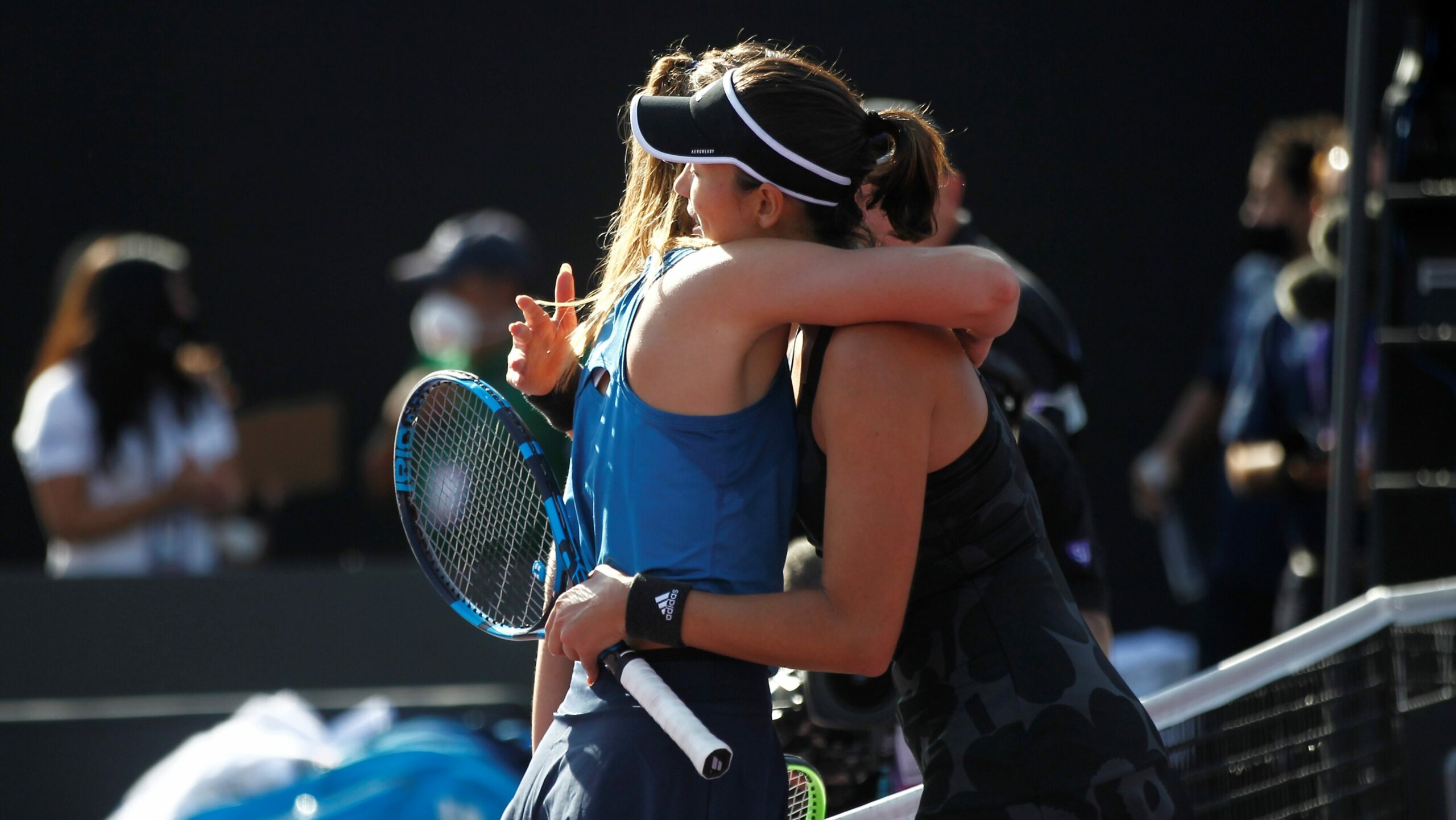 Las tenistas españolas Garbiñe Muguruza y Paula Badosa en la WTA Finals. Francisco Guasco (EFE)