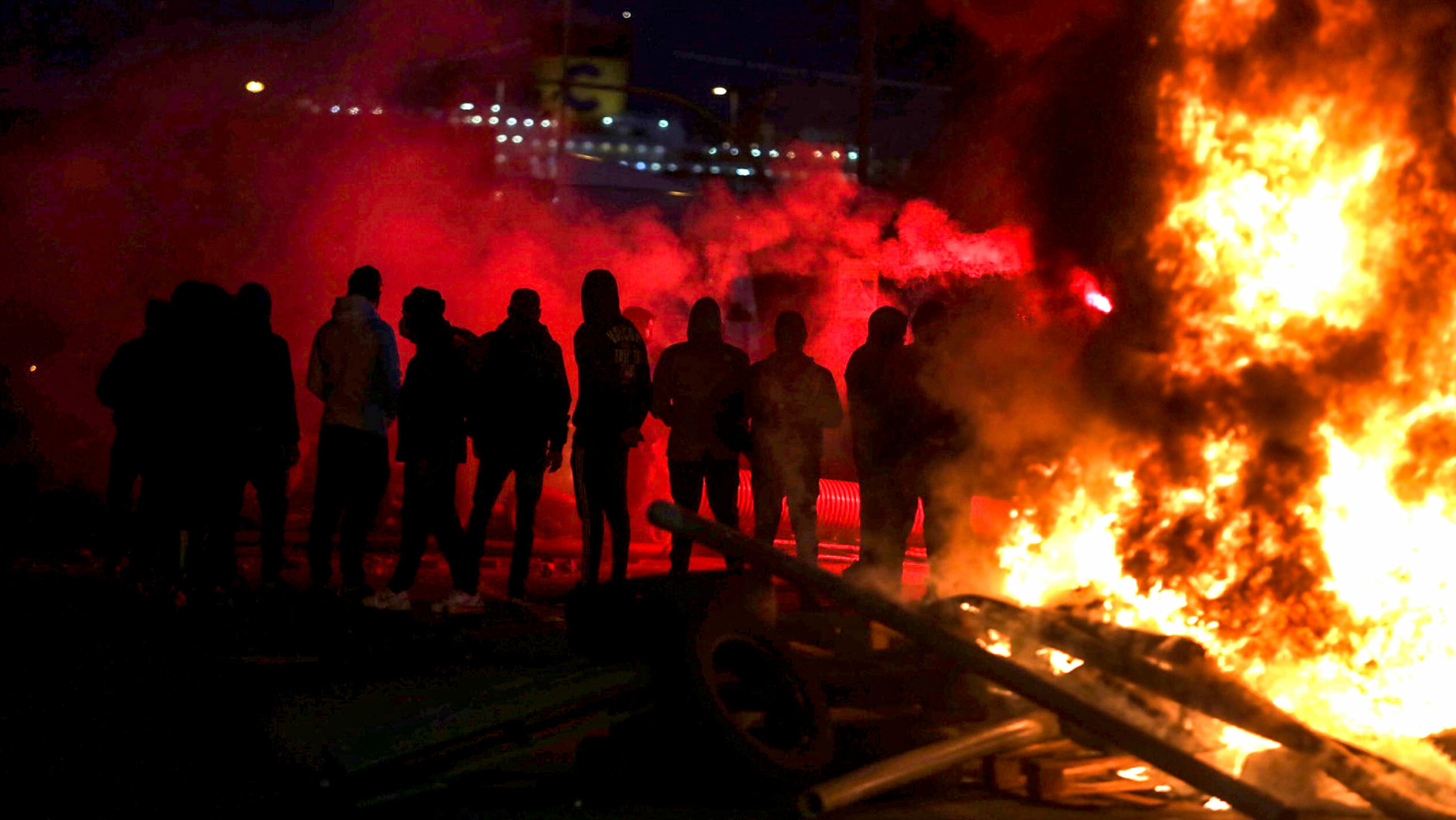 Piquetes y barricadas en la segunda jornada de la huelga del metal de Cádiz