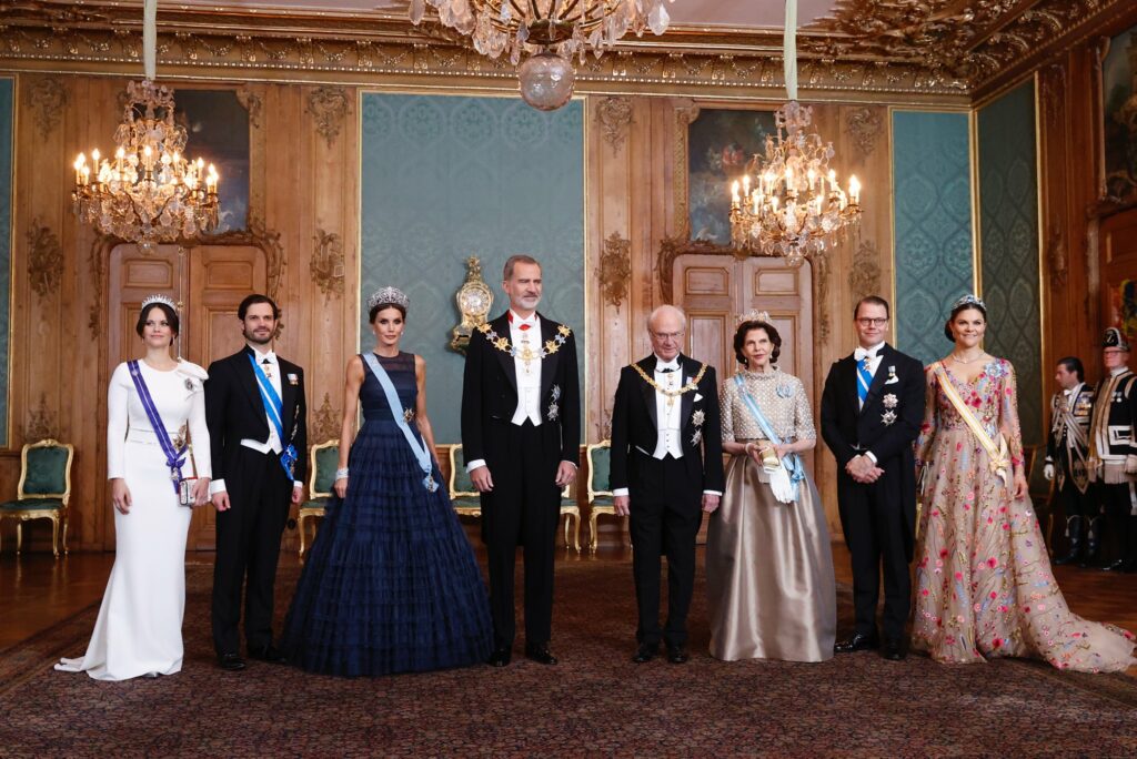 Los reyes Felipe y Letizia, con la familia real sueca