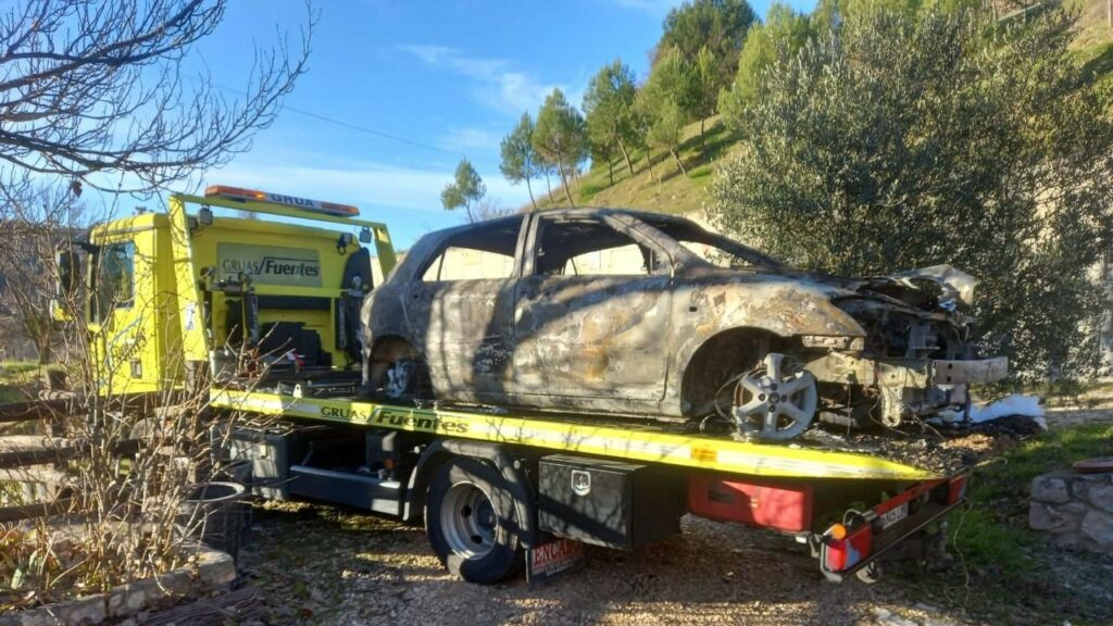 Queman los dos coches del portavoz de IU en Pezuela de las Torres (Madrid)