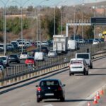 Atasco en las carreteras de Madrid por el inicio del Puente de la Constitución