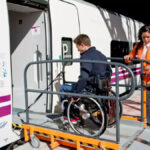 La odisea de coger un tren con discapacidad: el 42% de las estaciones no son accesibles