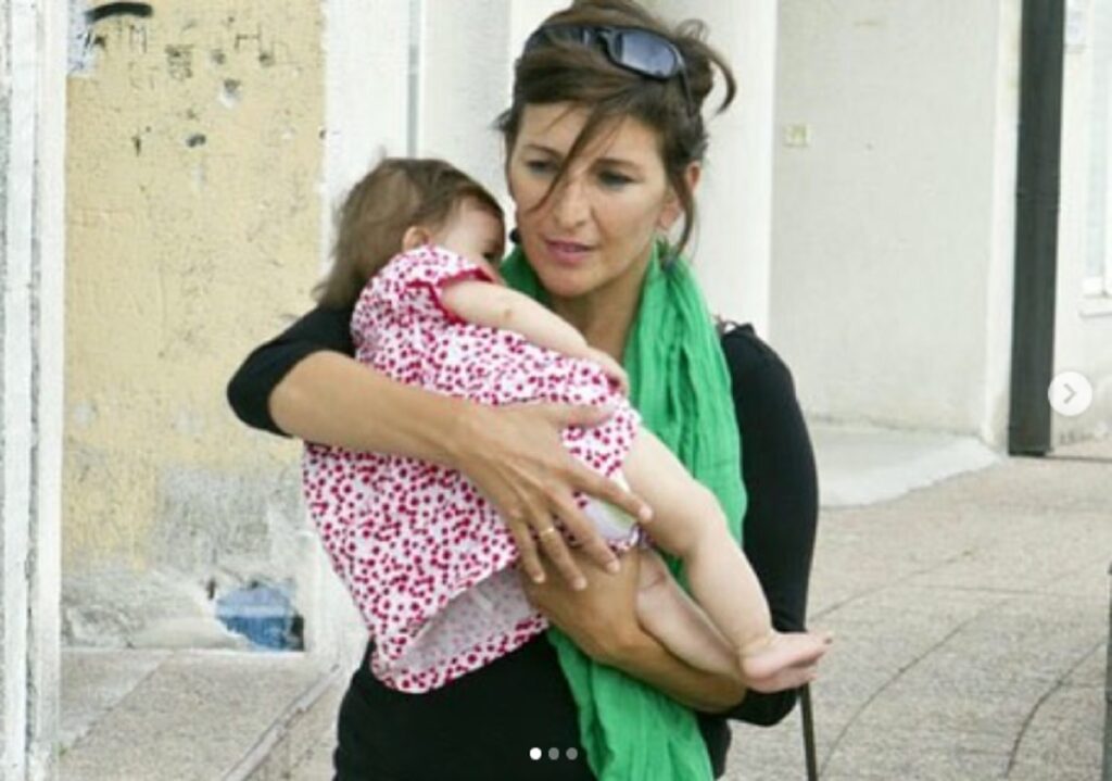 Yolanda Díaz, con su hija de bebé