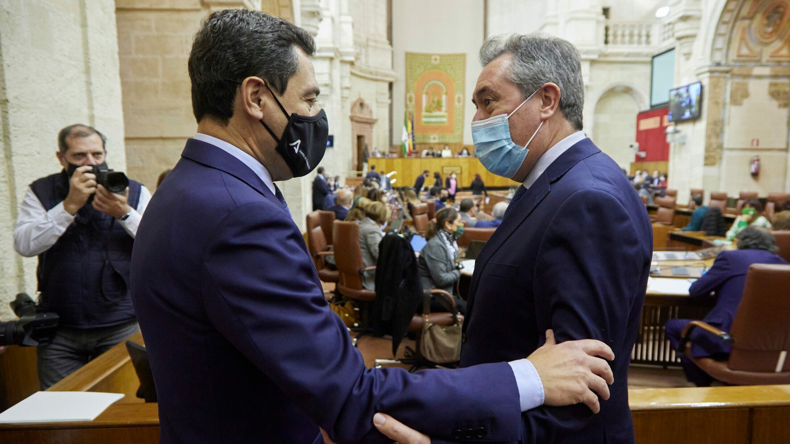 Moreno queda abocado a negociar a su izquierda en el Parlamento tras el bloqueo de Vox