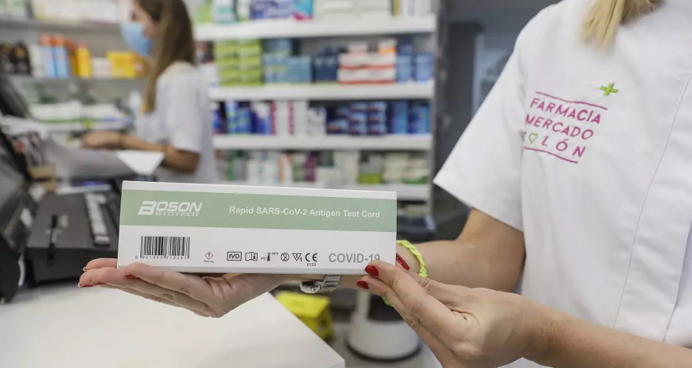 Mercadona vende a dos euros los test de antígenos en Portugal que el Gobierno le prohíbe en España