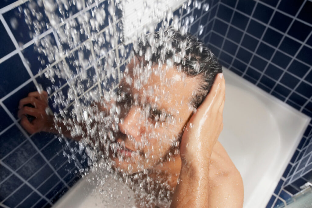 ¿Es bueno ducharse todos los días? Los expertos responden
