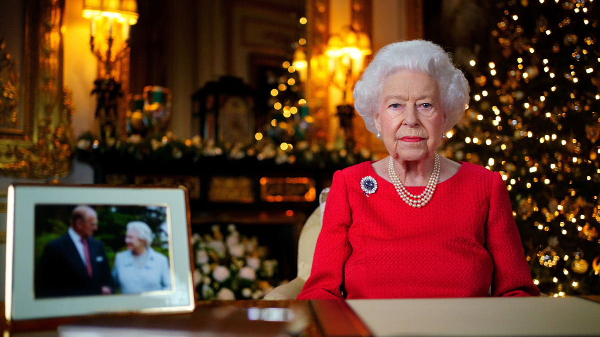 El año más difícil de Isabel II: problemas de salud, disgustos familiares y la muerte de su marido