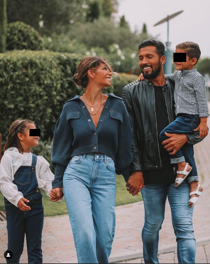 Tamara Gorro, con su marido y sus dos hijos