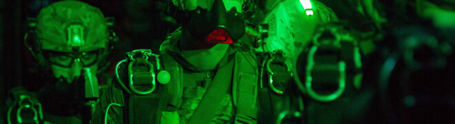 Miembros del Mando de Operaciones Especiales, del Ejército de Tierra, en el transcurso de un ejercicio