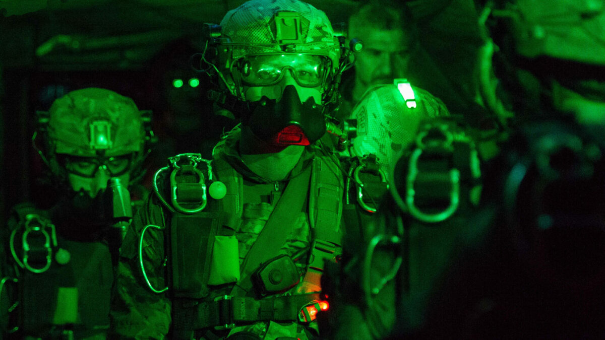 Miembros del Mando de Operaciones Especiales, del Ejército de Tierra, en el transcurso de un ejercicio
