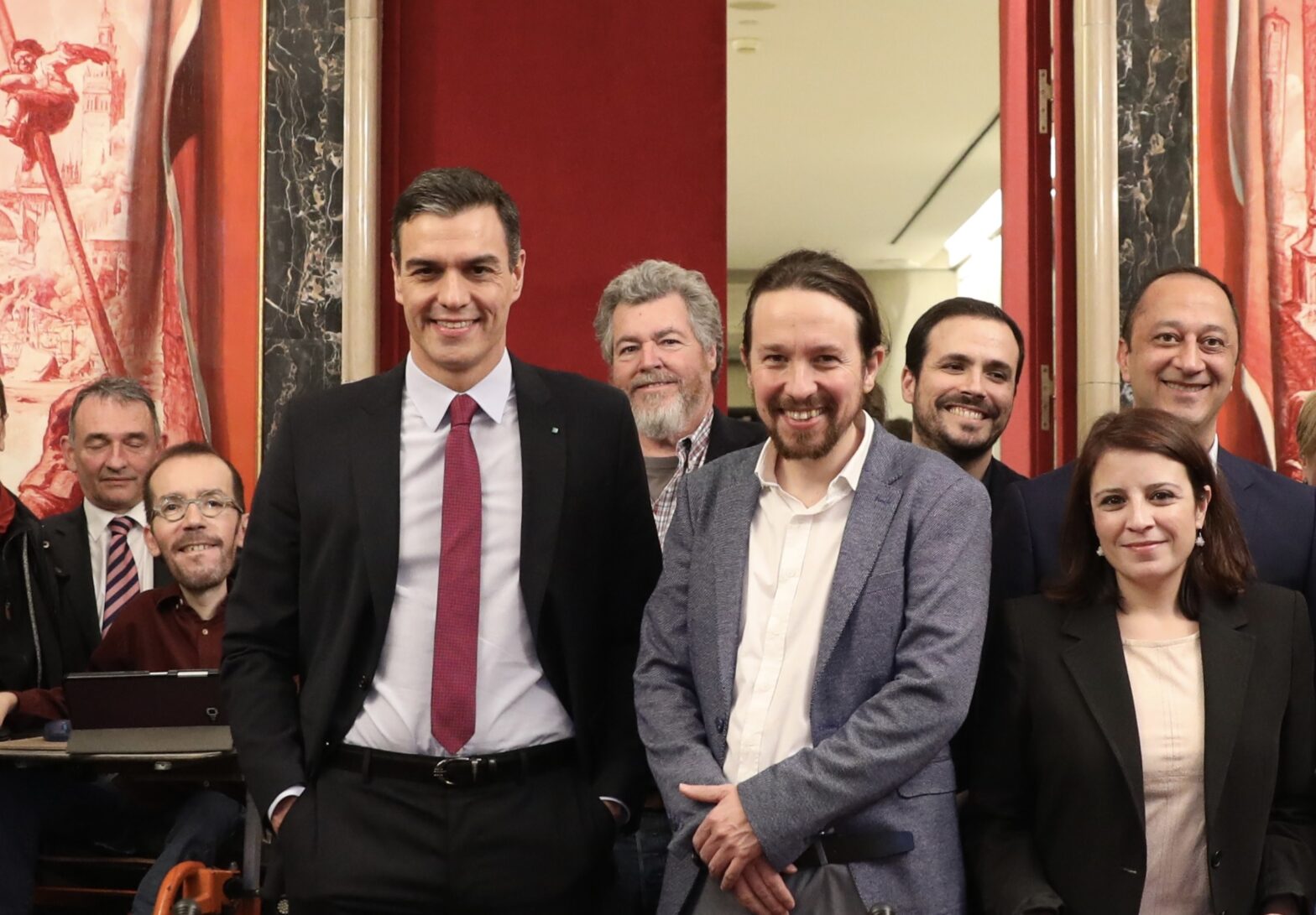 Sánchez tendrá que explicar si el pacto con Podemos le impide cesar a Garzón