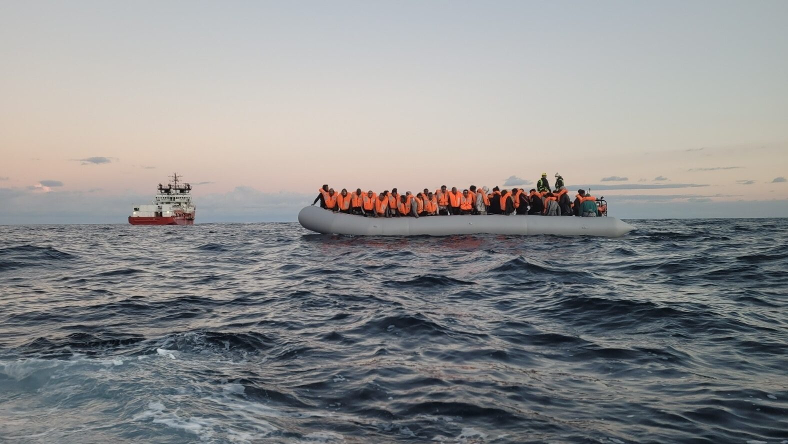 Unos 1.838 migrantes perdieron la vida en el Mediterráneo en 2021, una media de cinco muertes al día