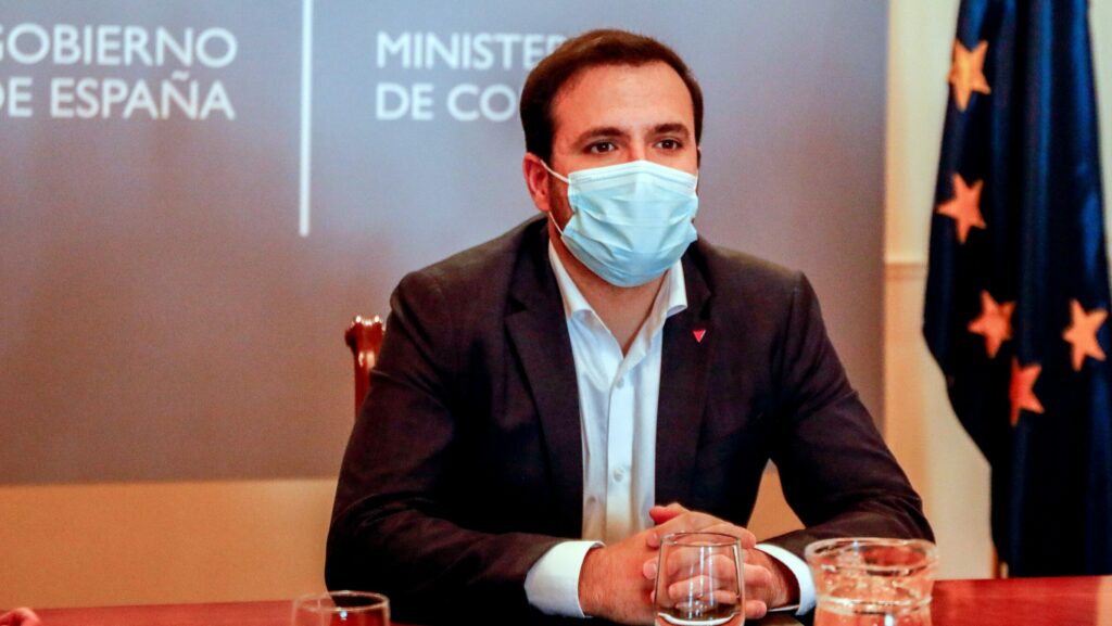 Garzón defiende el derecho de los consumidores a saber el origen de la carne