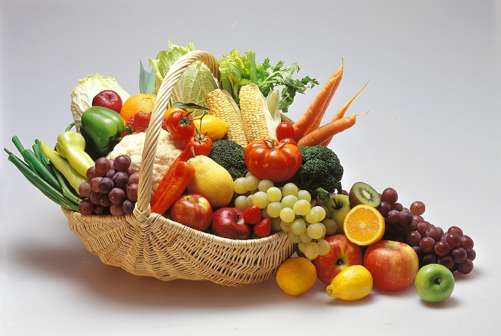 Siete alimentos que bajan el colesterol (y otros que tienes que evitar): fruta y verdura
