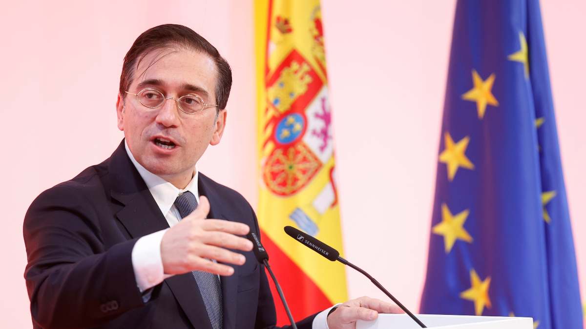 Albares: "España apuesta por el diálogo con Rusia, pero está lista para cualquier evento en Ucrania"