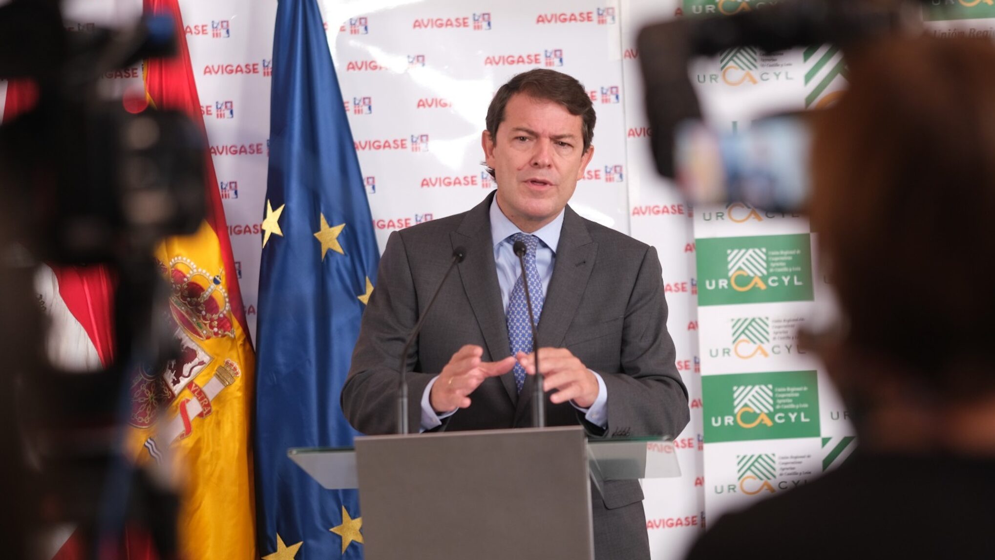 El PP ganaría las elecciones en Castilla y León, pero necesitaría a Vox para gobernar