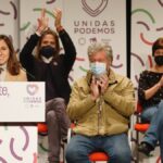 (I-D) Ione Belarra, Pablo Fernández, Juantxo López de Uralde, el pasado 15 de enero, en Valladolid en la campaña de Podemos.