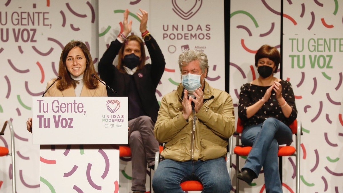 (I-D) Ione Belarra, Pablo Fernández, Juantxo López de Uralde, el pasado 15 de enero, en Valladolid en la campaña de Podemos.