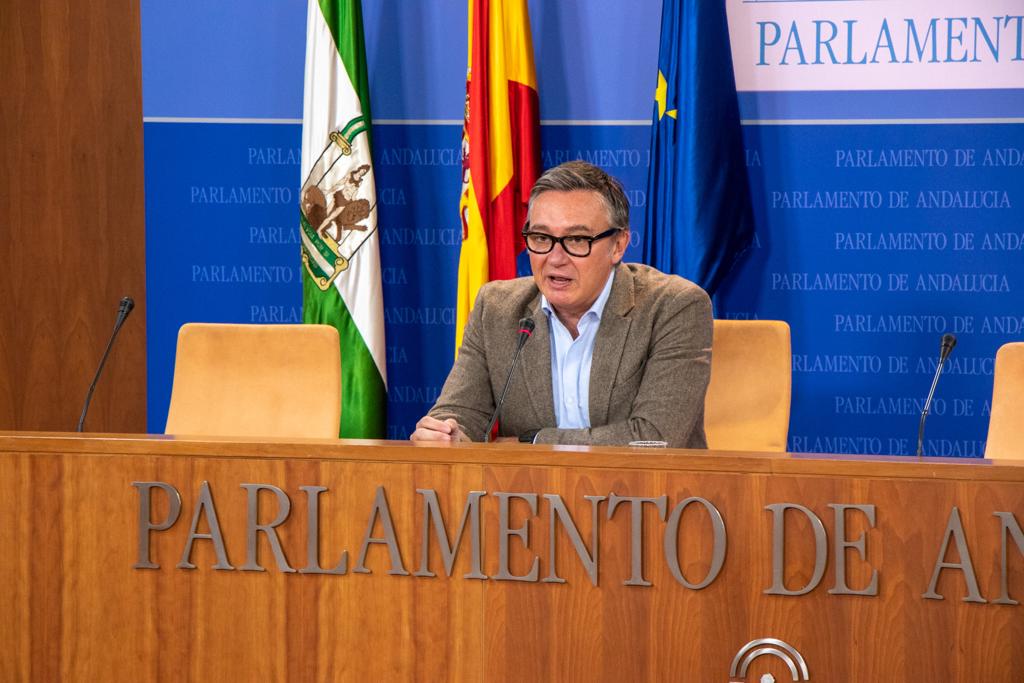 El portavoz parlamentario de Vox, Manuel Gavira, este miércoles en rueda de prensa. FOTO/ Vox