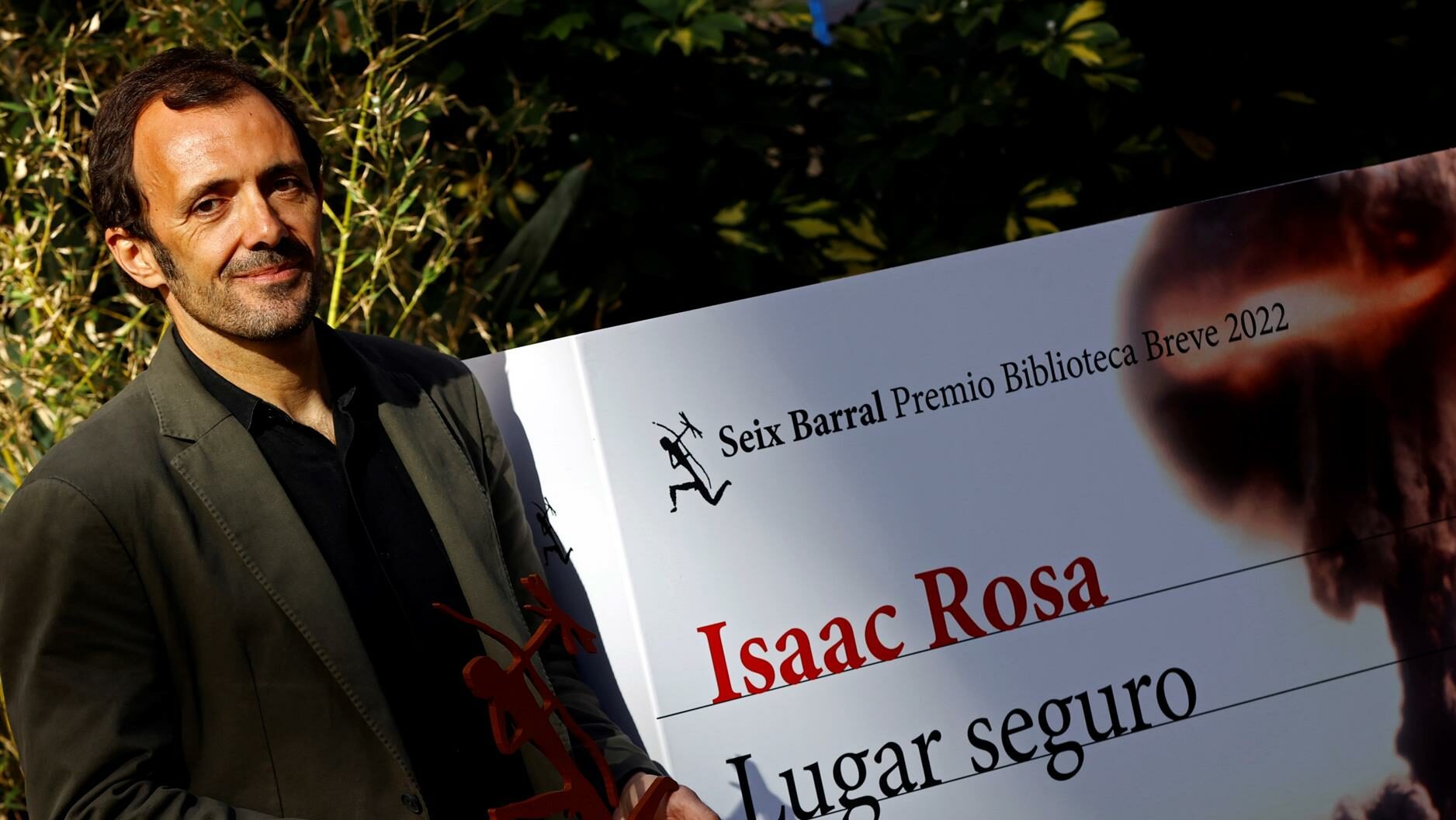 El escritor sevillano Isaac Rosa