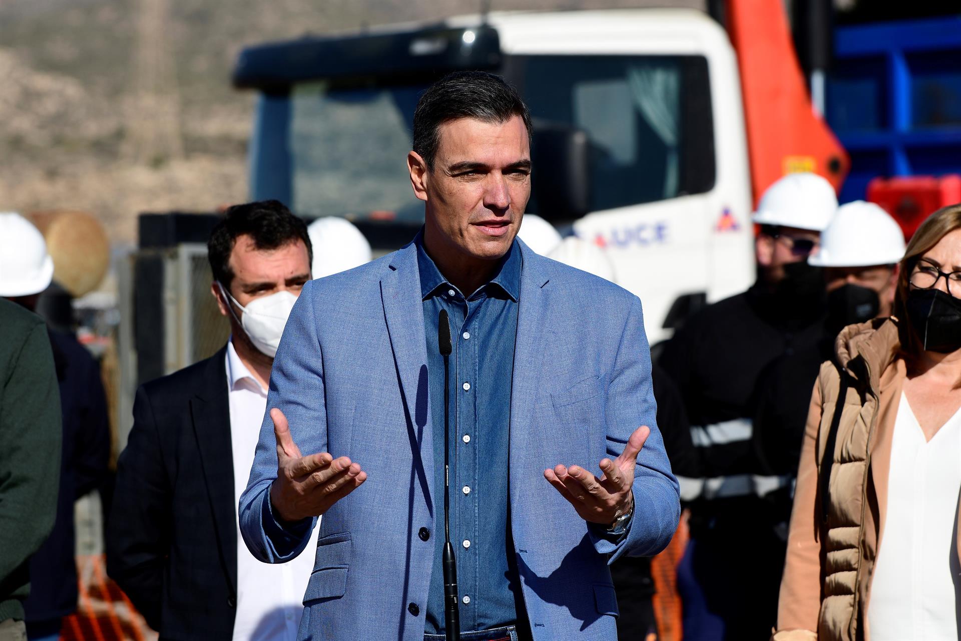 El PP denuncia a Sánchez ante la junta electoral por aprobar el PERTE en campaña