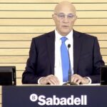 Josep Oliu compra acciones de Sabadell por casi un millón de euros