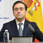 España tiene "listo" un plan de evacuación de Ucrania ante un posible ataque de Rusia