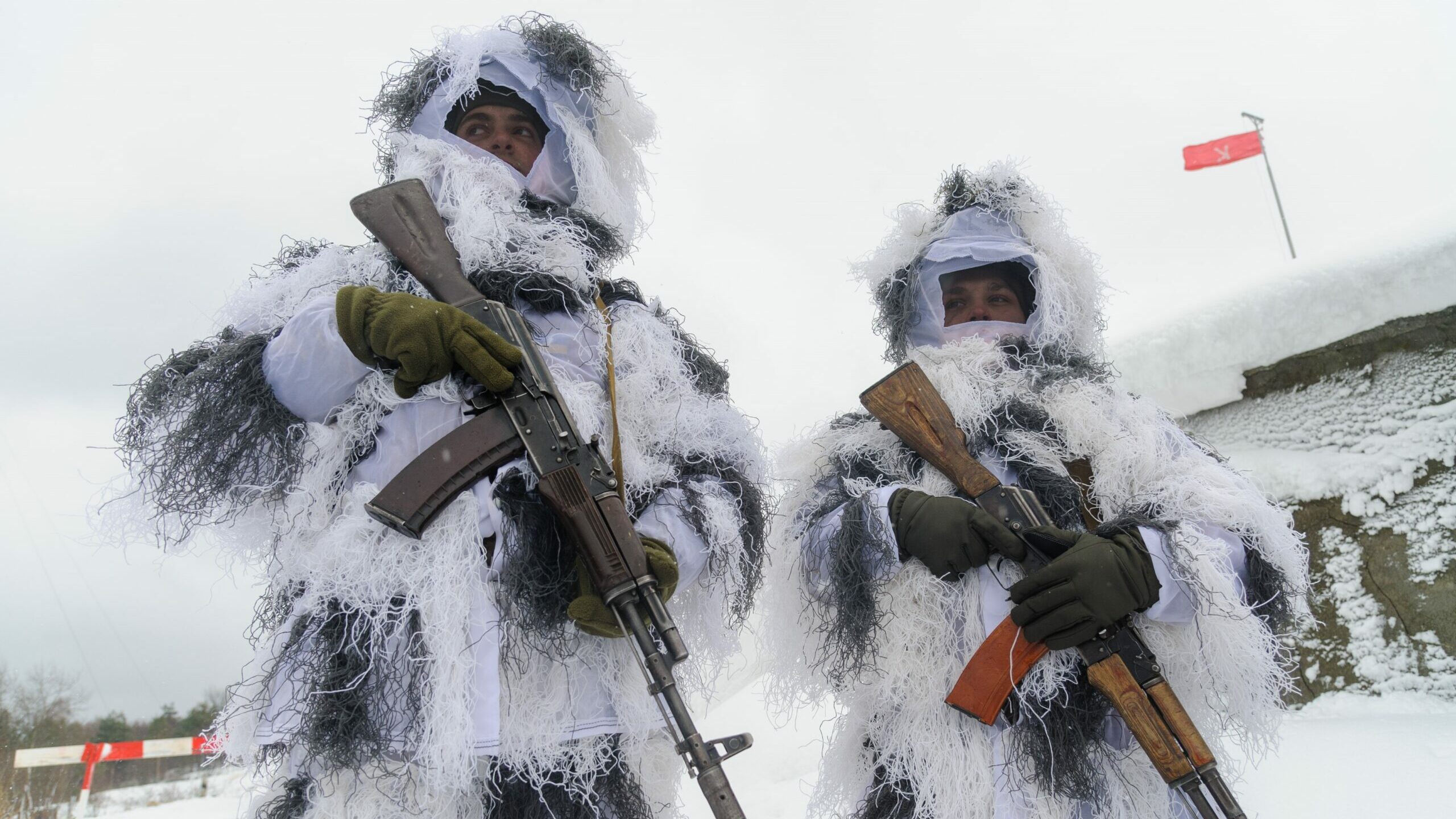 Los tambores de guerra en Ucrania castigan las bolsas, la prima de riesgo y el petróleo