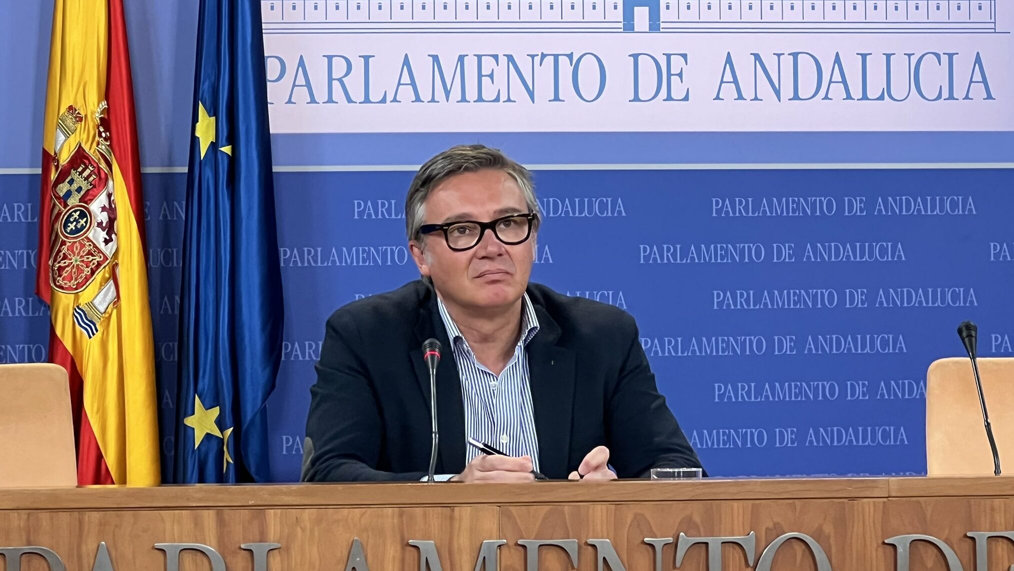 El portavoz parlamentario de Vox en Andalucía, Manuel Gavira, este miércoles en rueda de prensa. FOTO/ Cabanillas