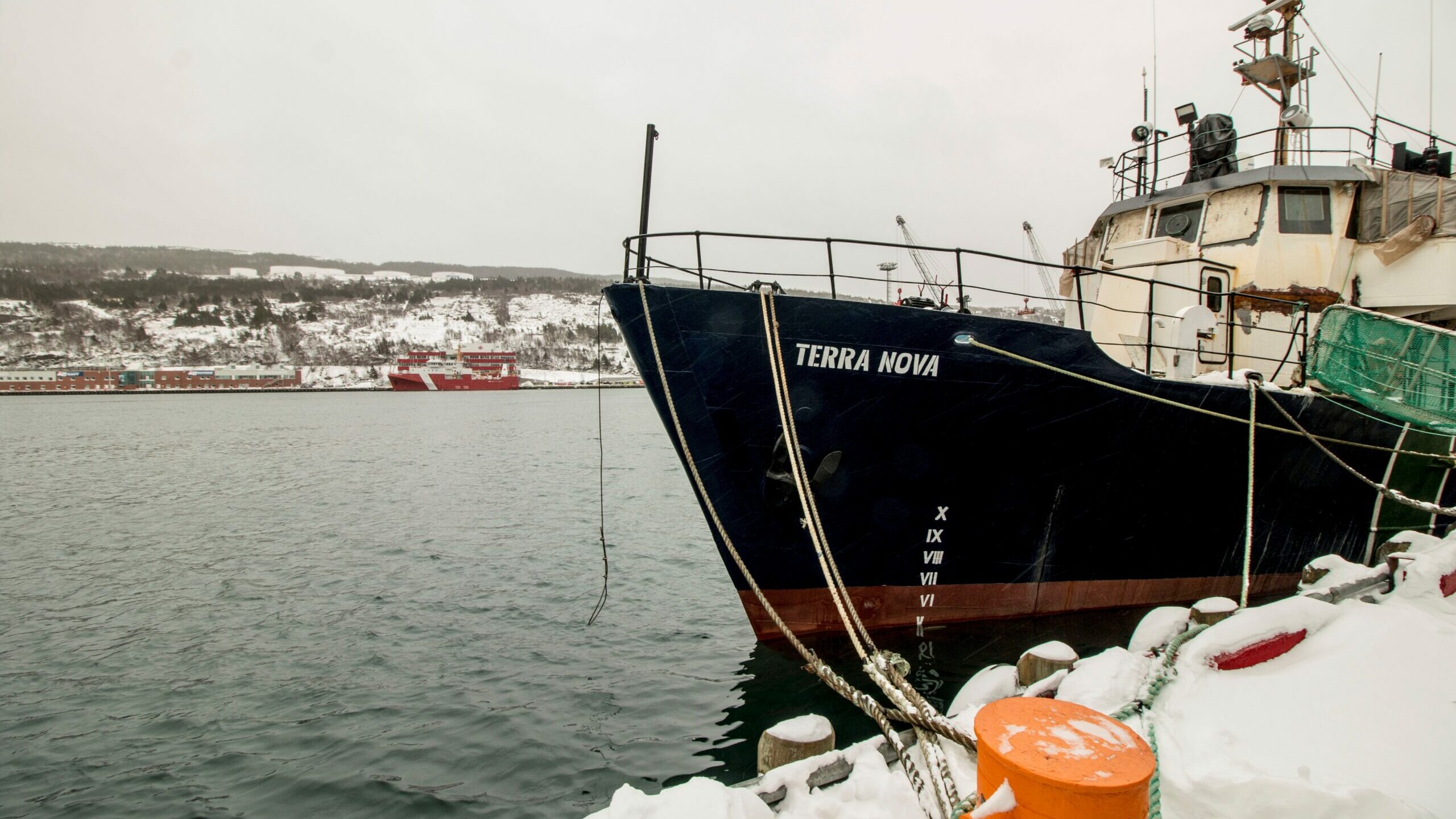 Albares pide a Canadá que mantenga la búsqueda mientras los rescatados del Pitanxo se dirigen a puerto en pleno temporal