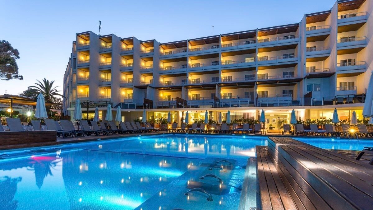 Stoneweg Hospitality y Bain Capital Credit adquieren el hotel Don Carlos en Ibiza