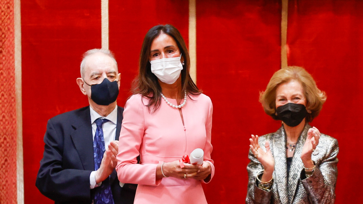 La reina Sofía entrega los Premios de Mecenazgo a Felipa Jove y al matrimonio Pérez-Boytel