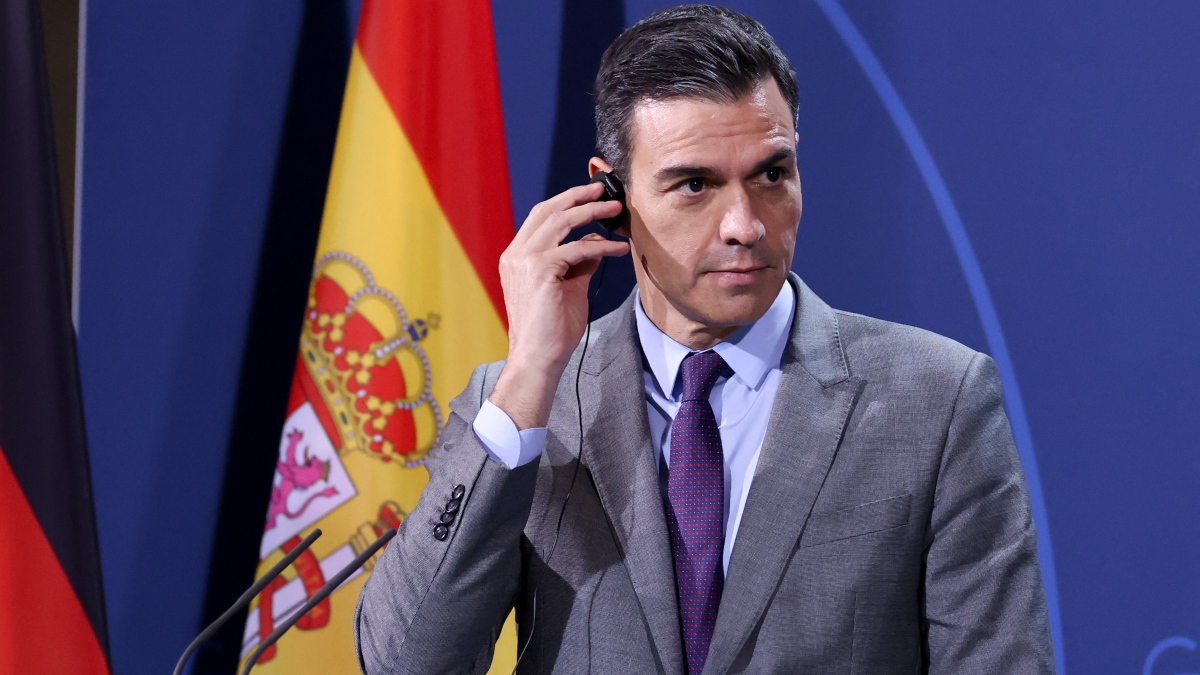 Moncloa, incapaz de proteger a Pedro Sánchez de la crisis: "Ni la guerra levanta su imagen"