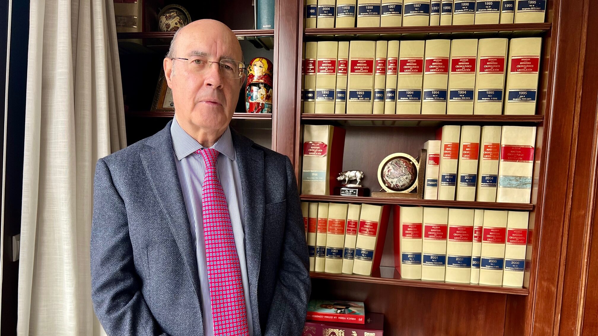 El abogado y gestor Ricardo Bocanegra en su despacho de Marbella este lunes durante la entrevista con Vozpópuli. FOTO/ CABANILLAS