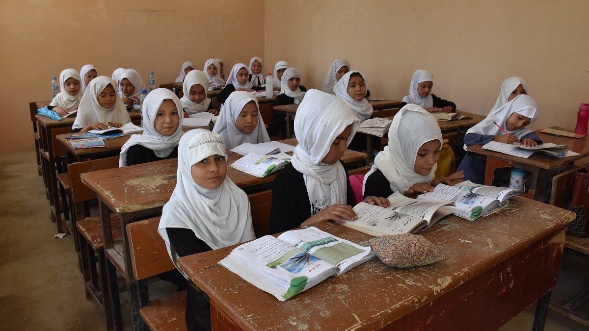 Los talibanes mantienen el cierre de las escuelas para niñas de secundaria