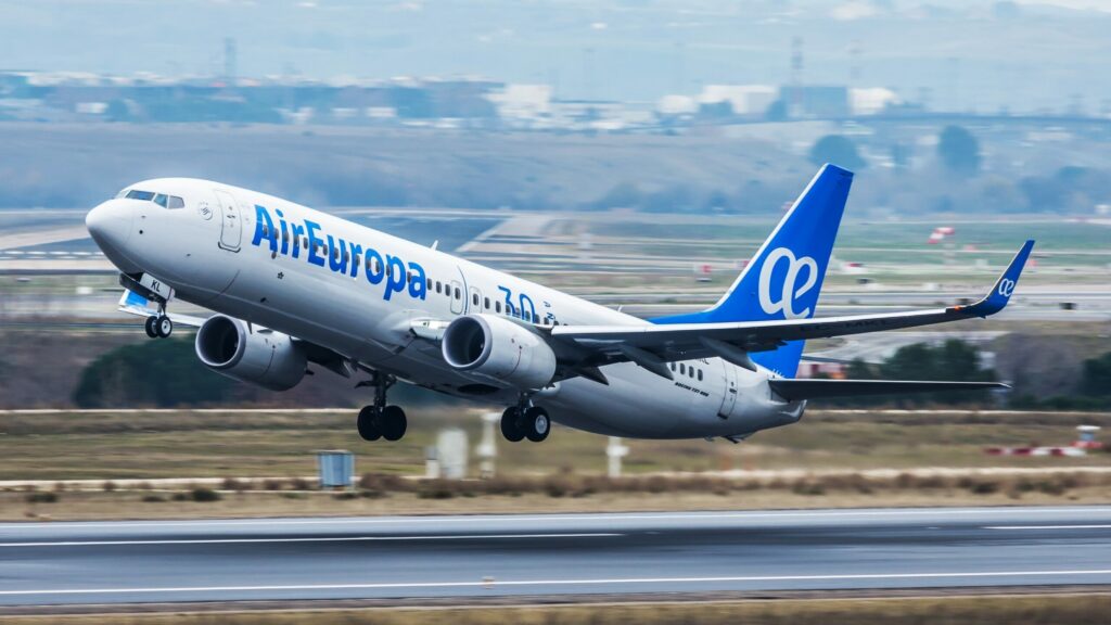 Bruselas investiga si la compra de Air Europa por parte de Iberia amenaza la competencia