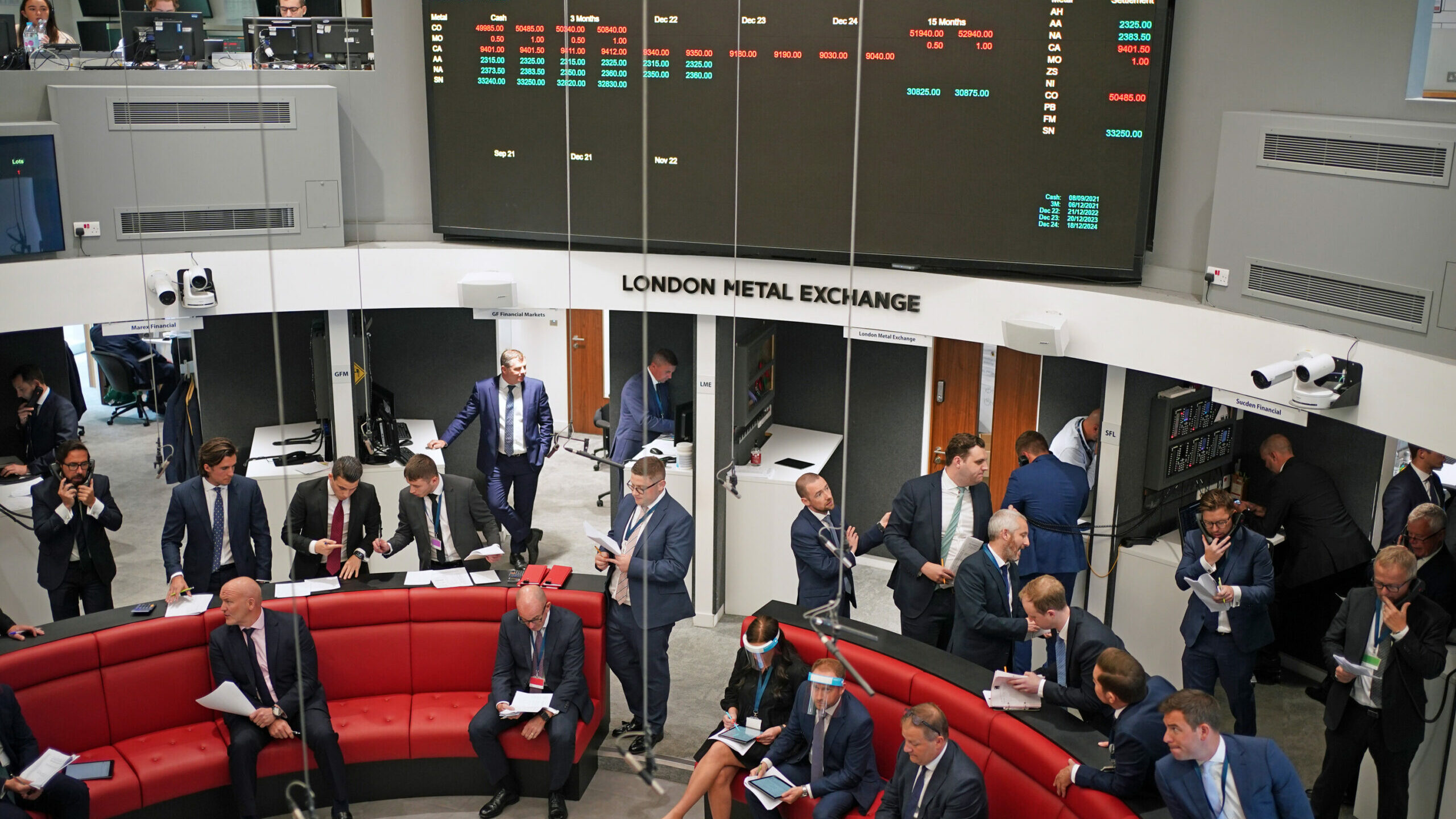 Londres suspende la cotización del níquel por la subida "sin precedentes" de los precios